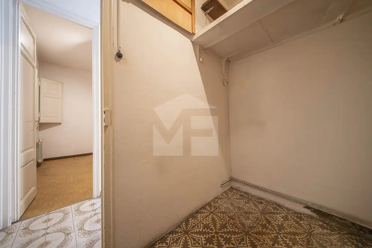 Flat for sale in Barcelona  with Heating and Balcony