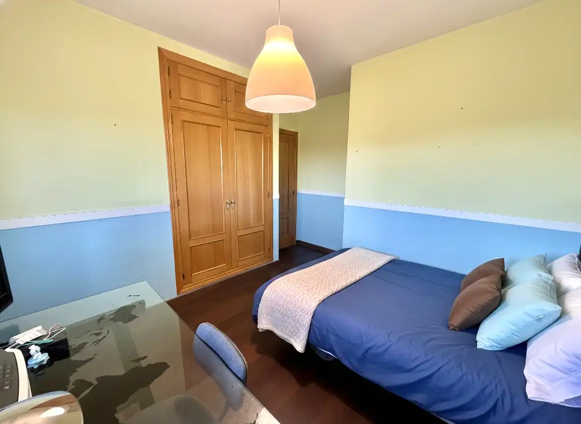 Habitación de Casa o chalet en venta en Galapagar con Calefacción, Jardín privado y Terraza