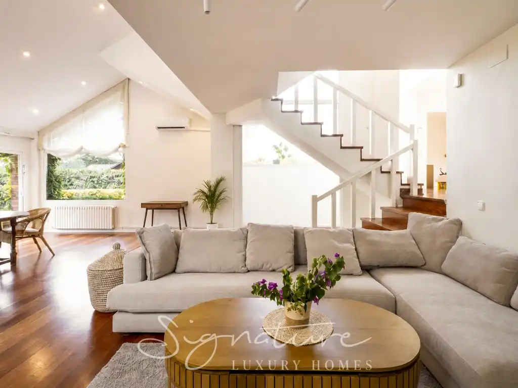 Sala de estar de Casa o chalet de alquiler en Sant Cugat del Vallès con Aire acondicionado, Jardín privado y Terraza