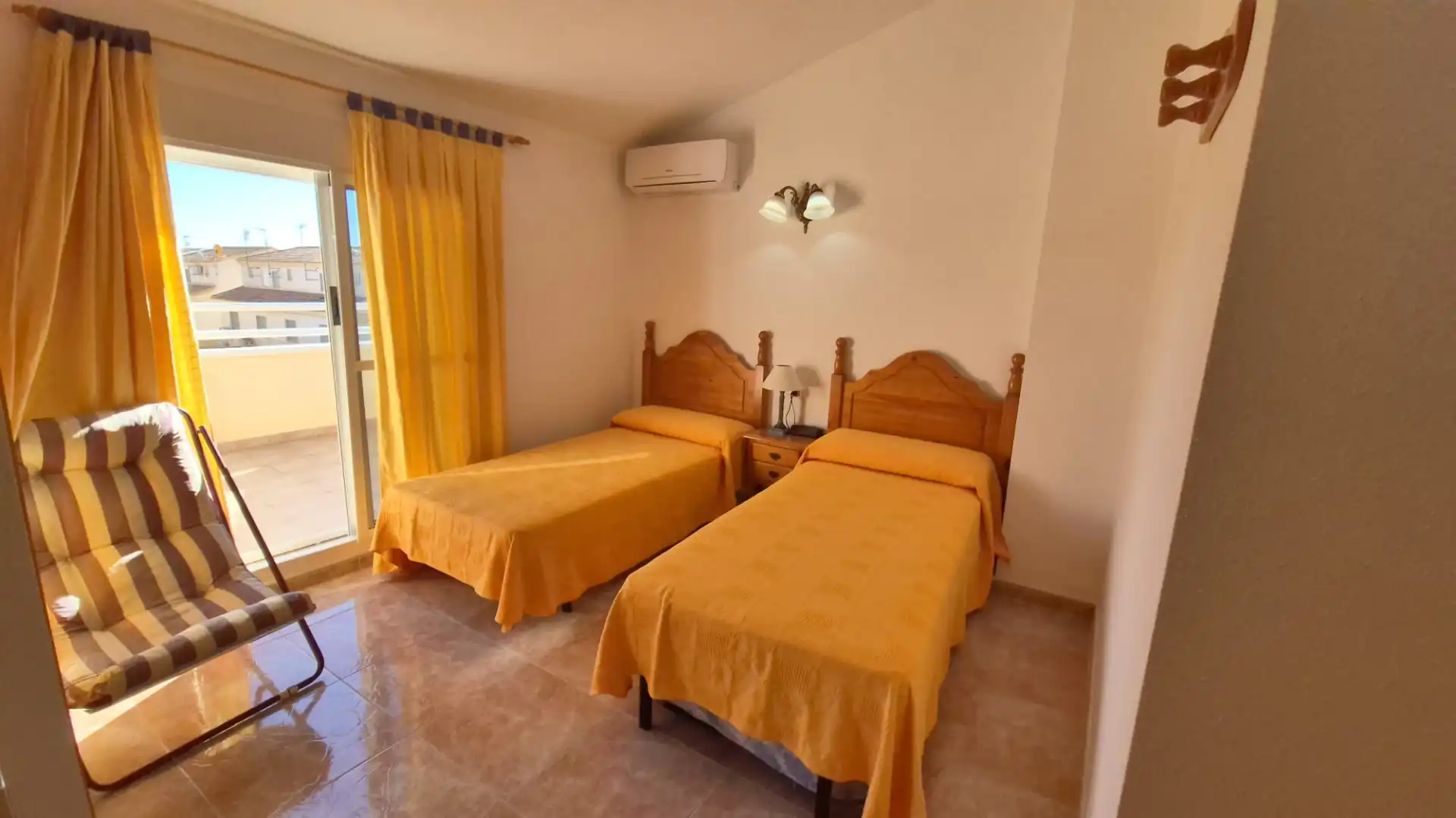 Habitación de Casa adosada en venta en Pilar de la Horadada con Aire acondicionado, Terraza y Amueblado