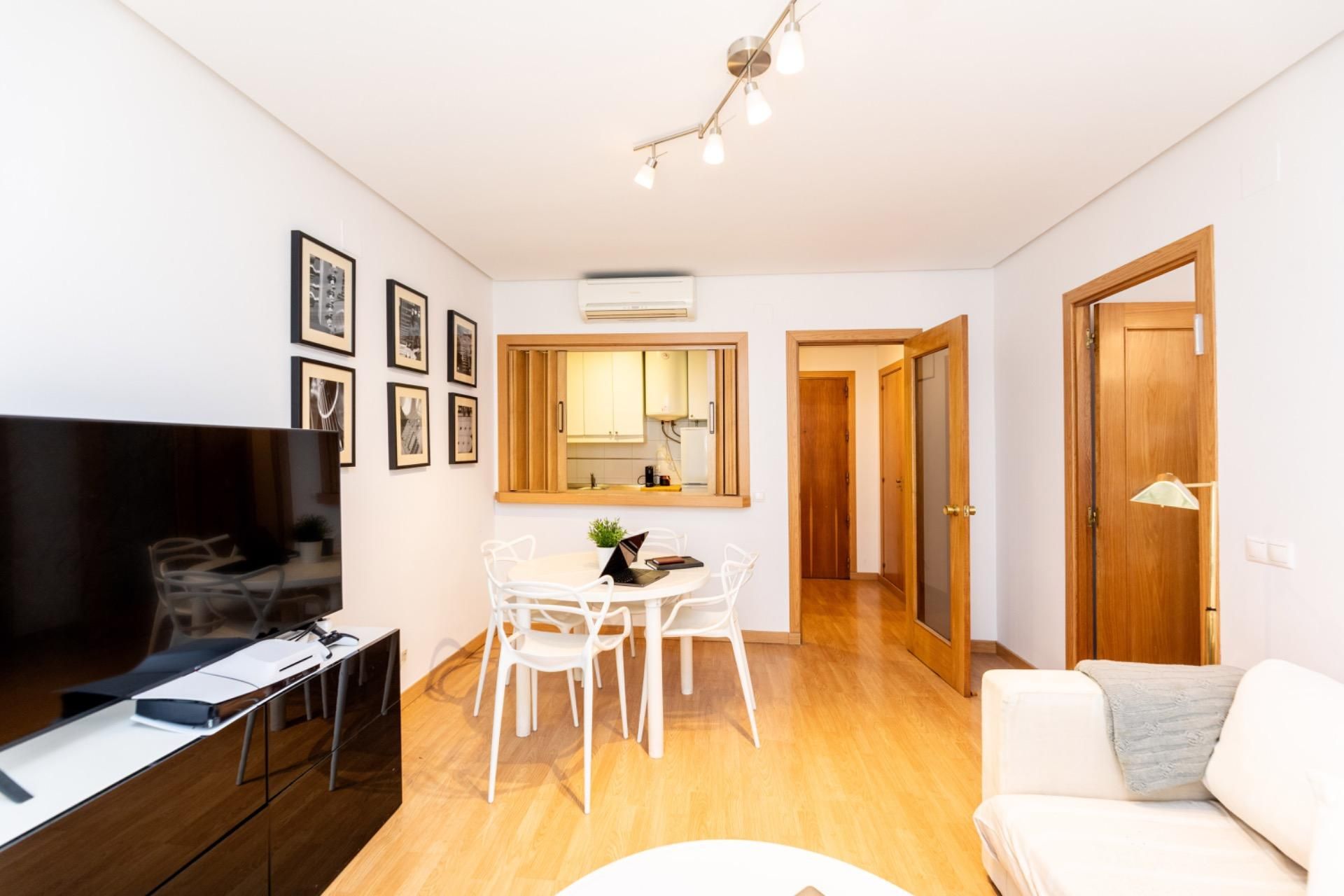 Living room of Apartment for sale in  Madrid Capital  with Air Conditioner, Heating and Parquet flooring