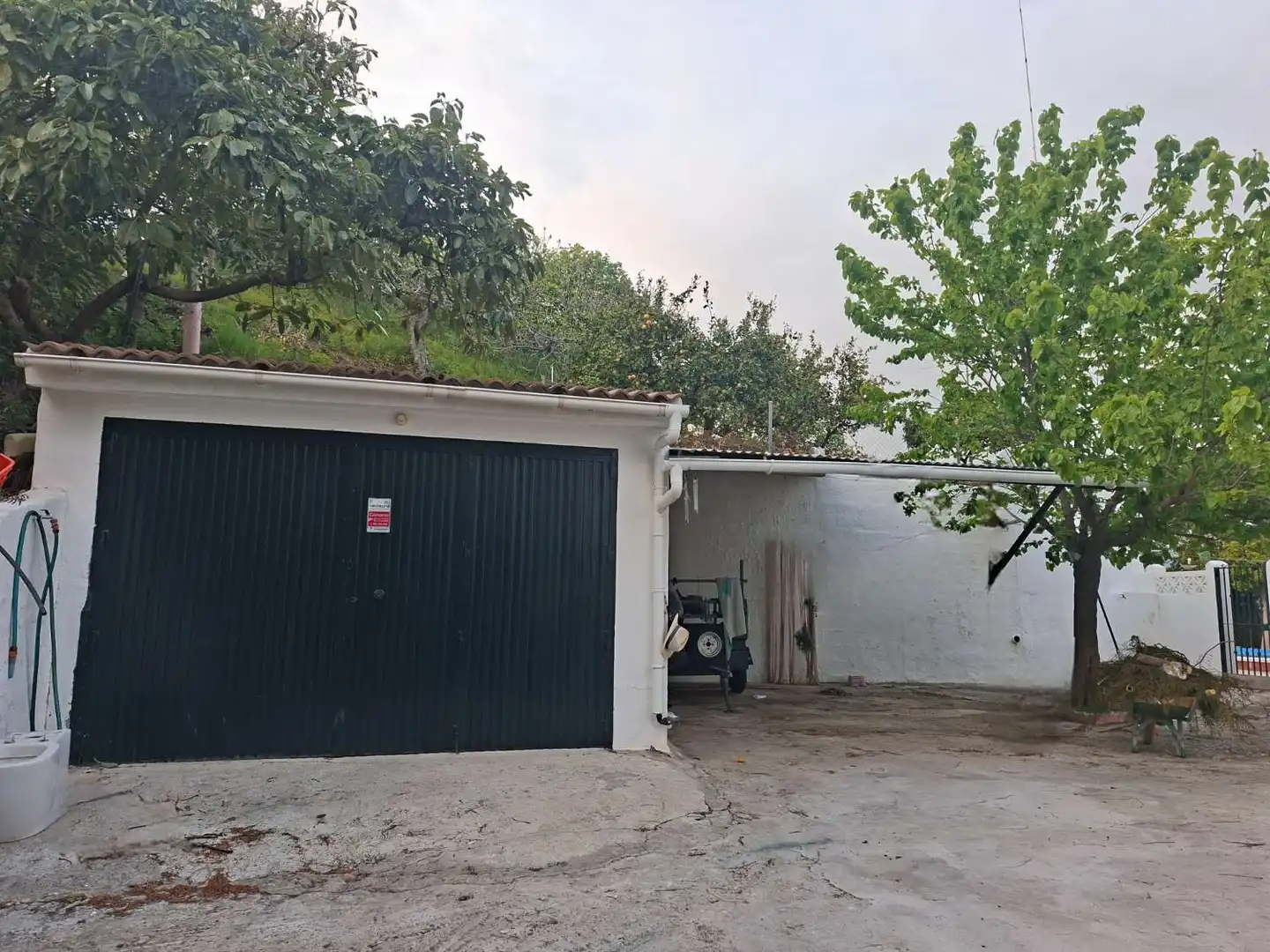 Aparcament de Casa o xalet en venda en Viñuela amb Terrassa, Piscina i Moblat