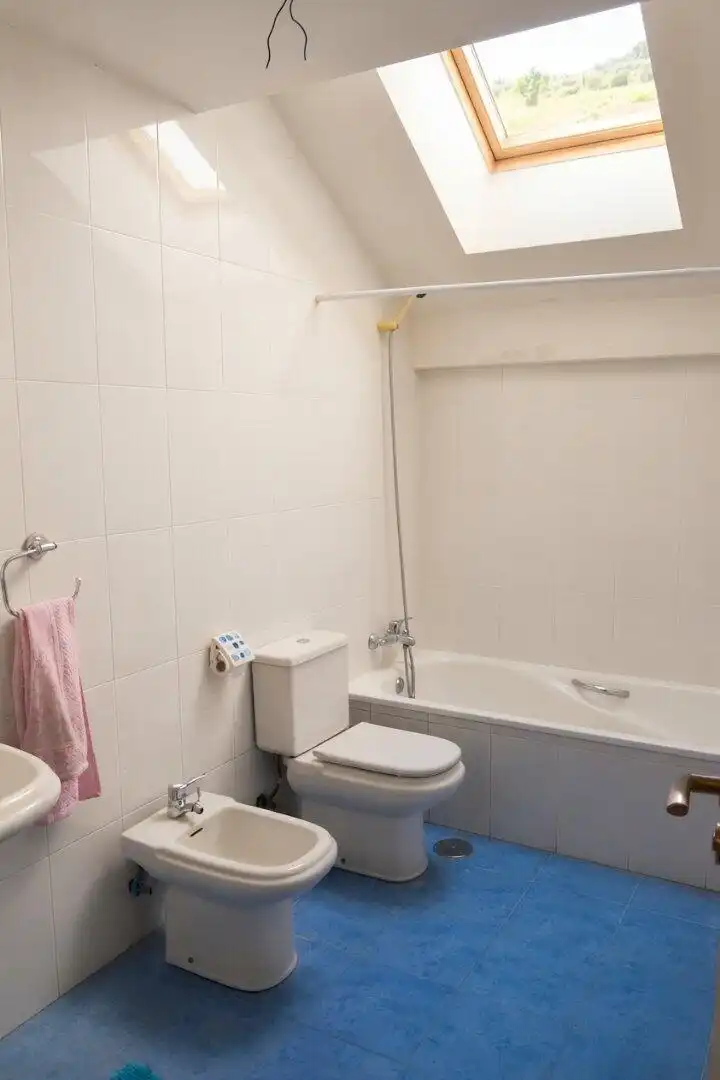 Bathroom of Houses for sale in Valdefresno, León
