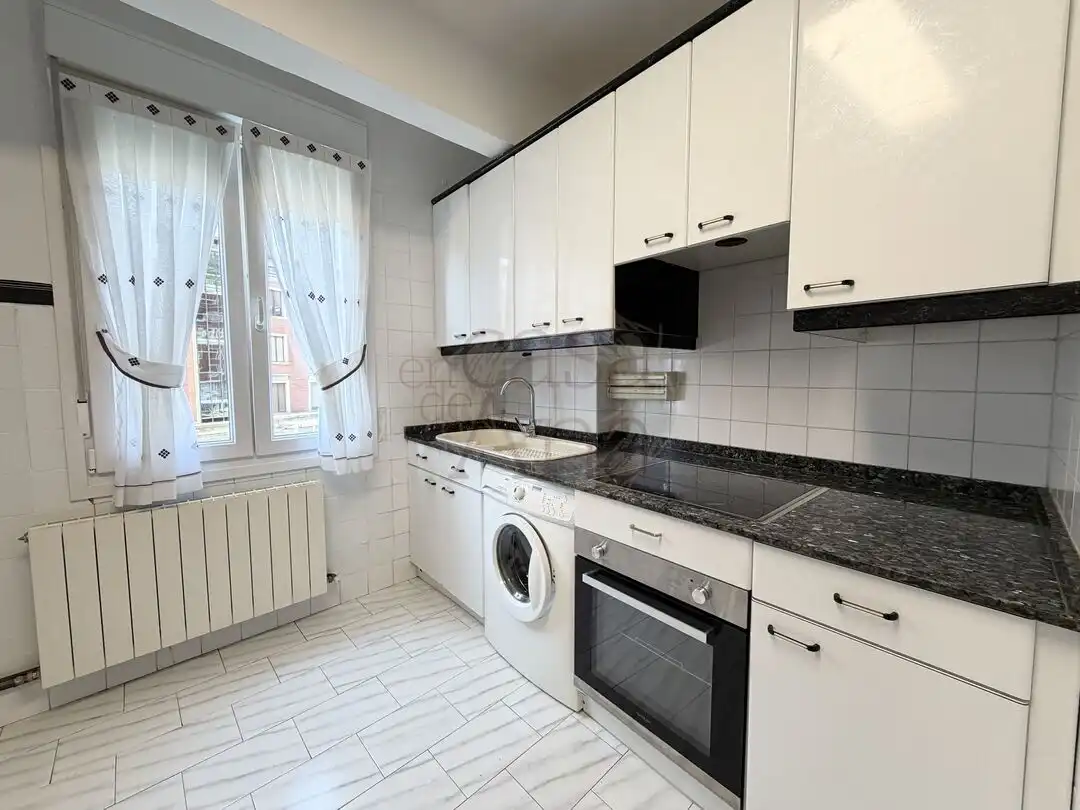 Küche von Wohnung zum Verkauf in Bilbao  mit Heizung und Balkon