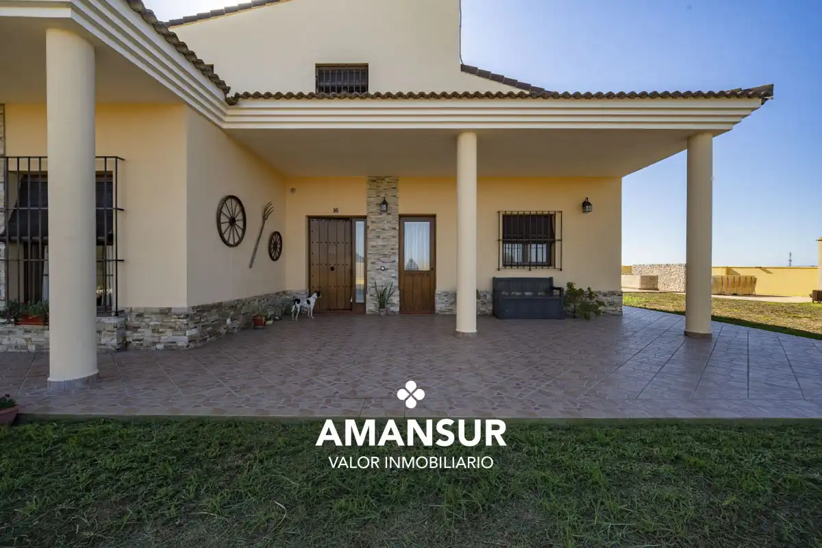 Vista exterior de Casa o xalet en venda en Villarrasa amb Aire condicionat, Calefacció i Jardí privat