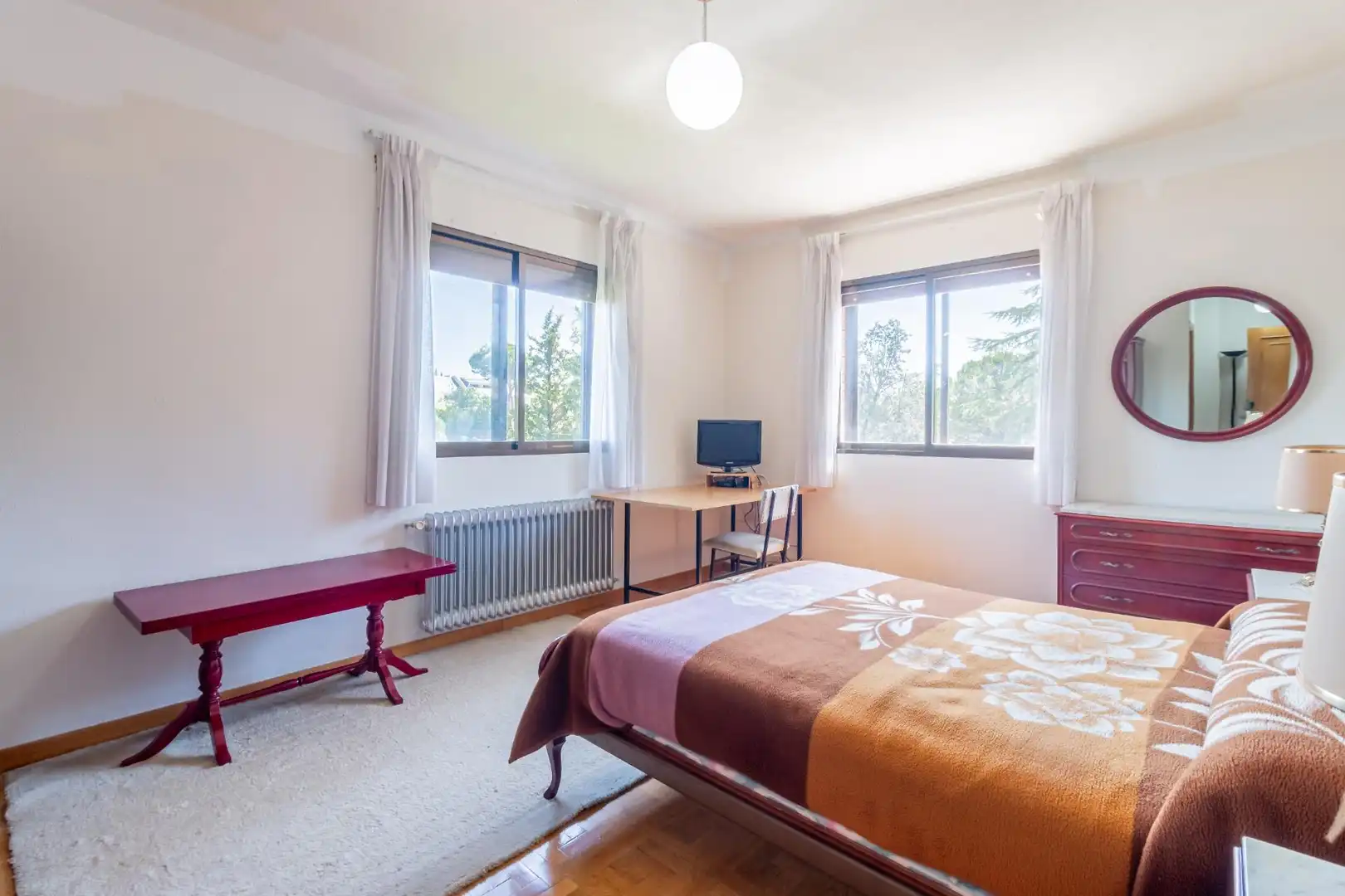 Dormitori de Casa o xalet en venda en Las Rozas de Madrid amb Calefacció, Jardí privat i Parquet