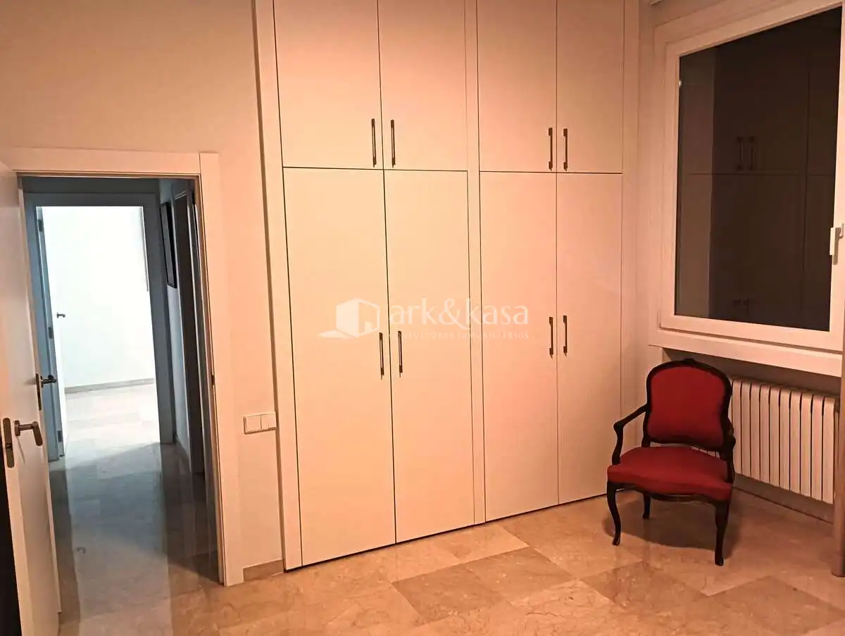 Schlafzimmer von Wohnung zur Miete in Valencia mit Klimaanlage, Heizung und Möbliert