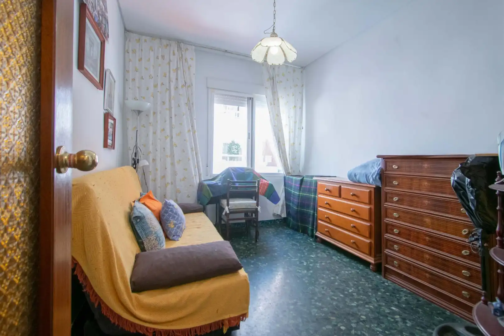 Habitación de Piso en venta en Sevilla con Aire acondicionado y Balcón