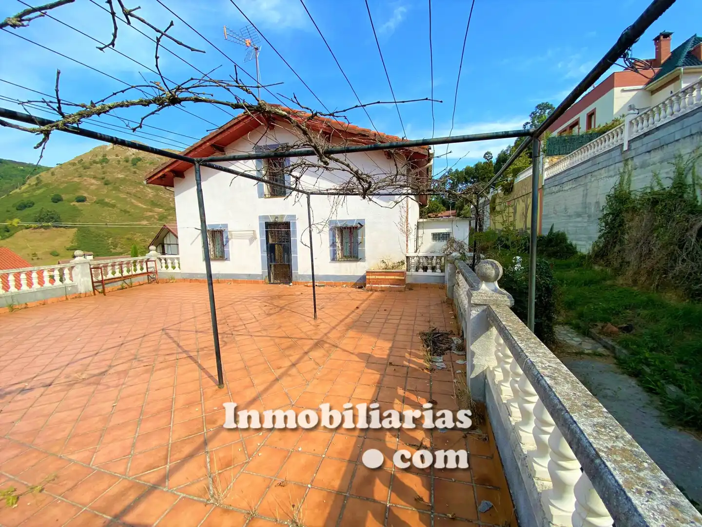 Vista exterior de Finca rústica en venta en Castro-Urdiales con Calefacción, Jardín privado y Terraza