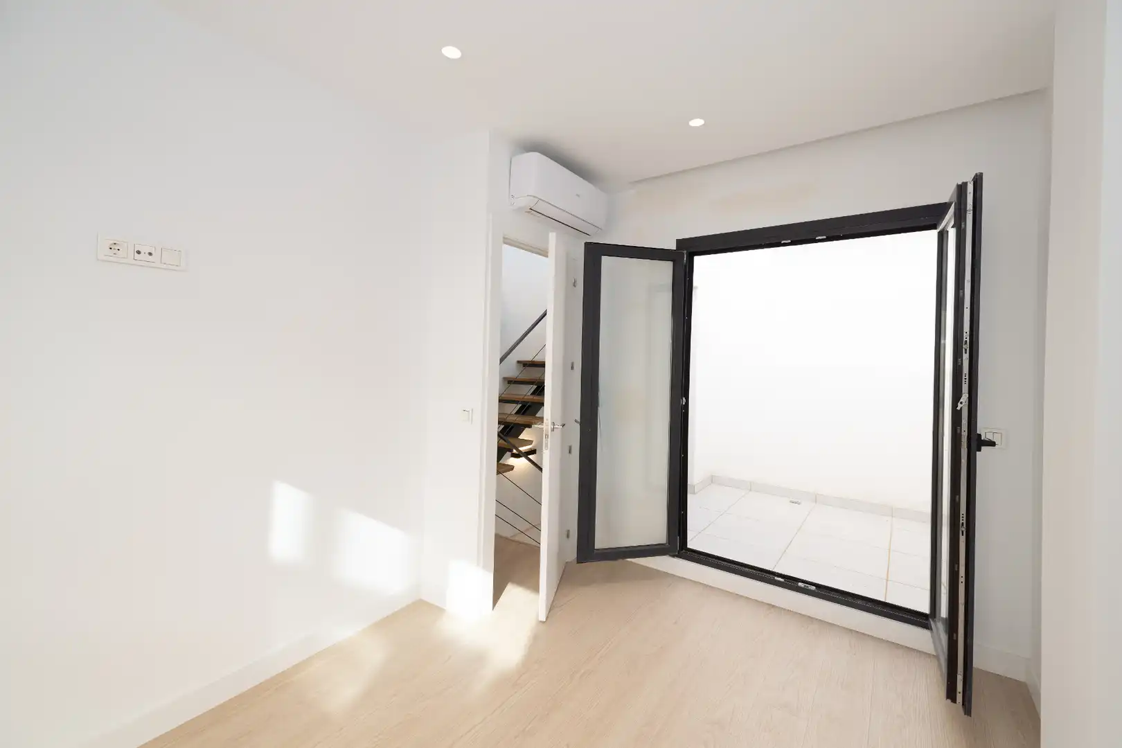 Casa adosada en venta en Málaga con Aire acondicionado, Calefacción y Terraza