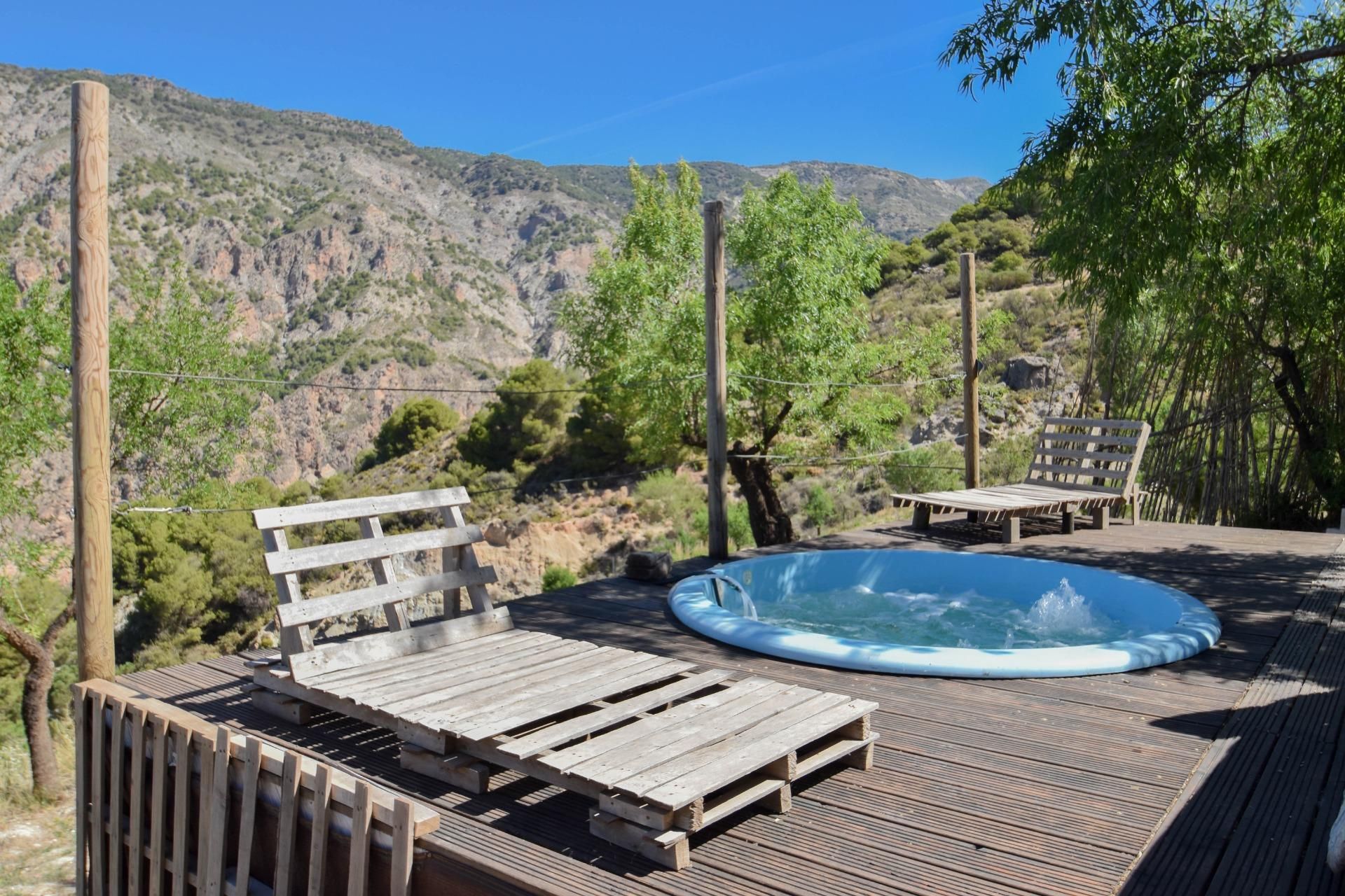 Jardí de Finca rústica en venda en Nigüelas amb Jardí privat, Terrassa i Jacuzzi