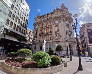 Vista exterior de Oficina de lloguer en Gijón  amb Calefacció
