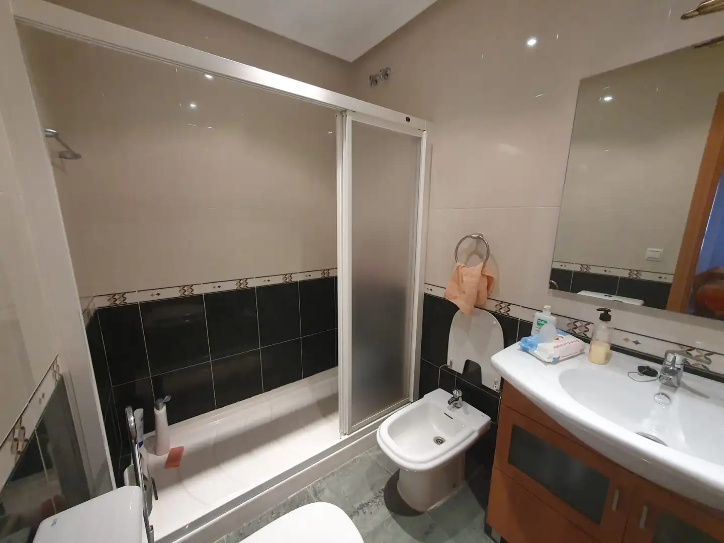 Bathroom of Flat for sale in Argamasilla de Calatrava  with Terrace and Furnished