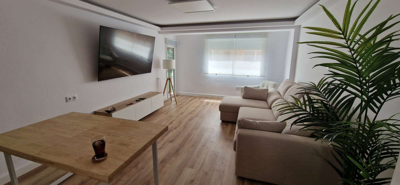Sala d'estar de Apartament per a compartir en Villajoyosa / La Vila Joiosa amb Aire condicionat, Terrassa i Moblat