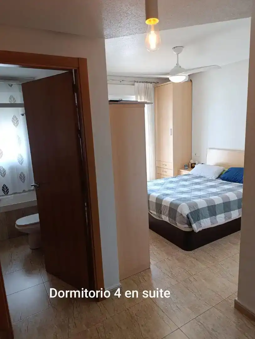 Habitación de Dúplex en venta en Murcia con Aire acondicionado, Trastero y Amueblado