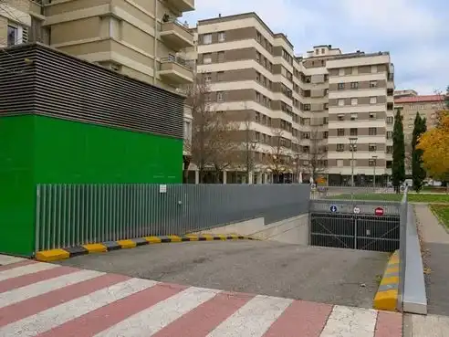 Parking of Garage for rent in Iturrama