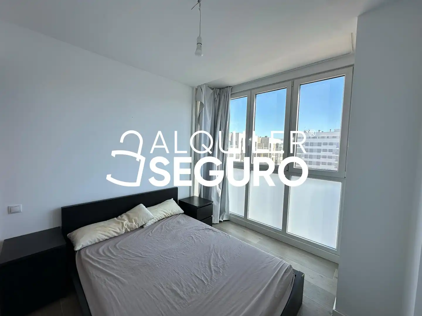 Bedroom of Flat for rent in Madrid  with Air Conditioner, Heating and Storage room
