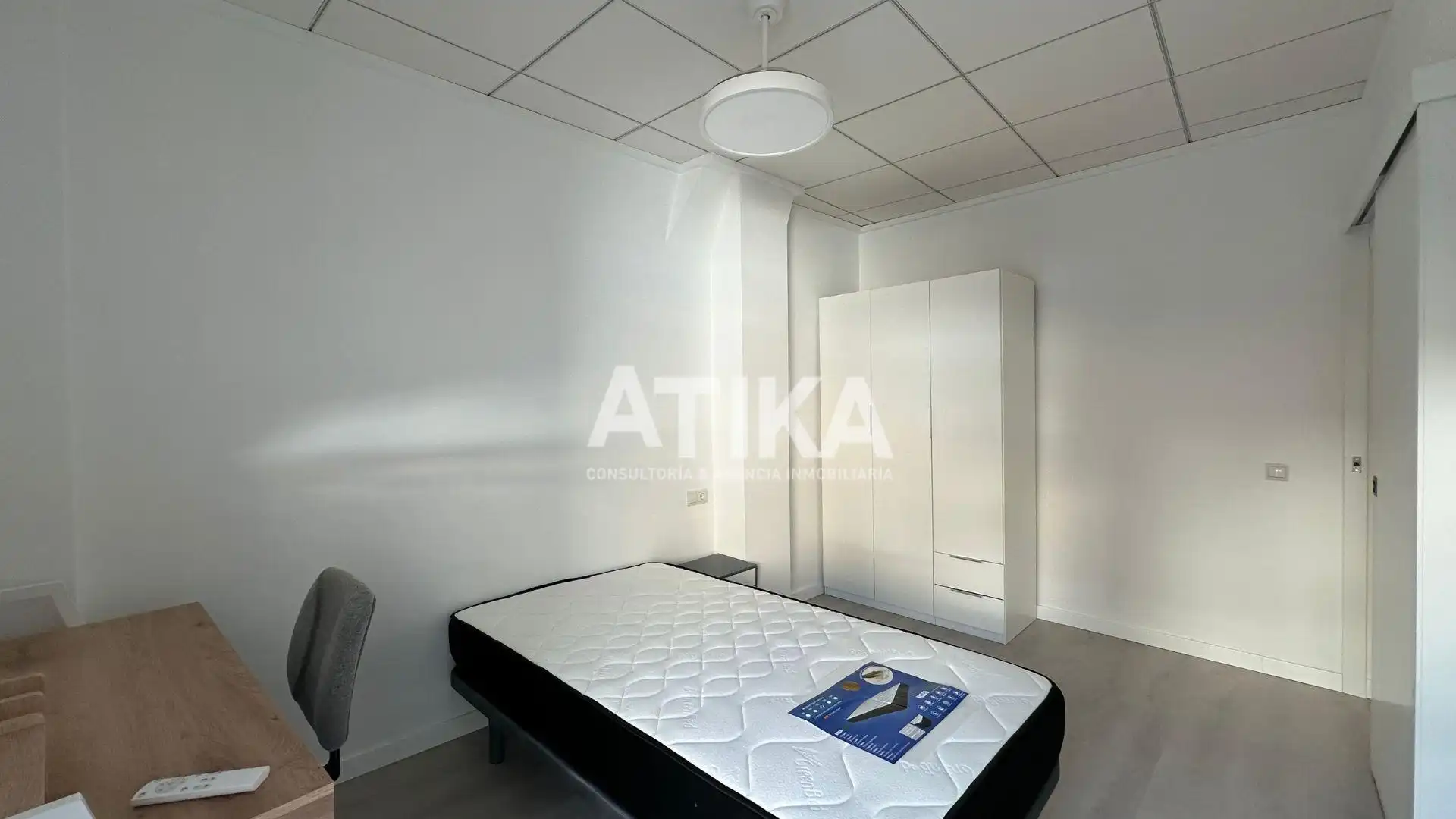 Bedroom of Flat for share in Ontinyent  with Air Conditioner and Balcony