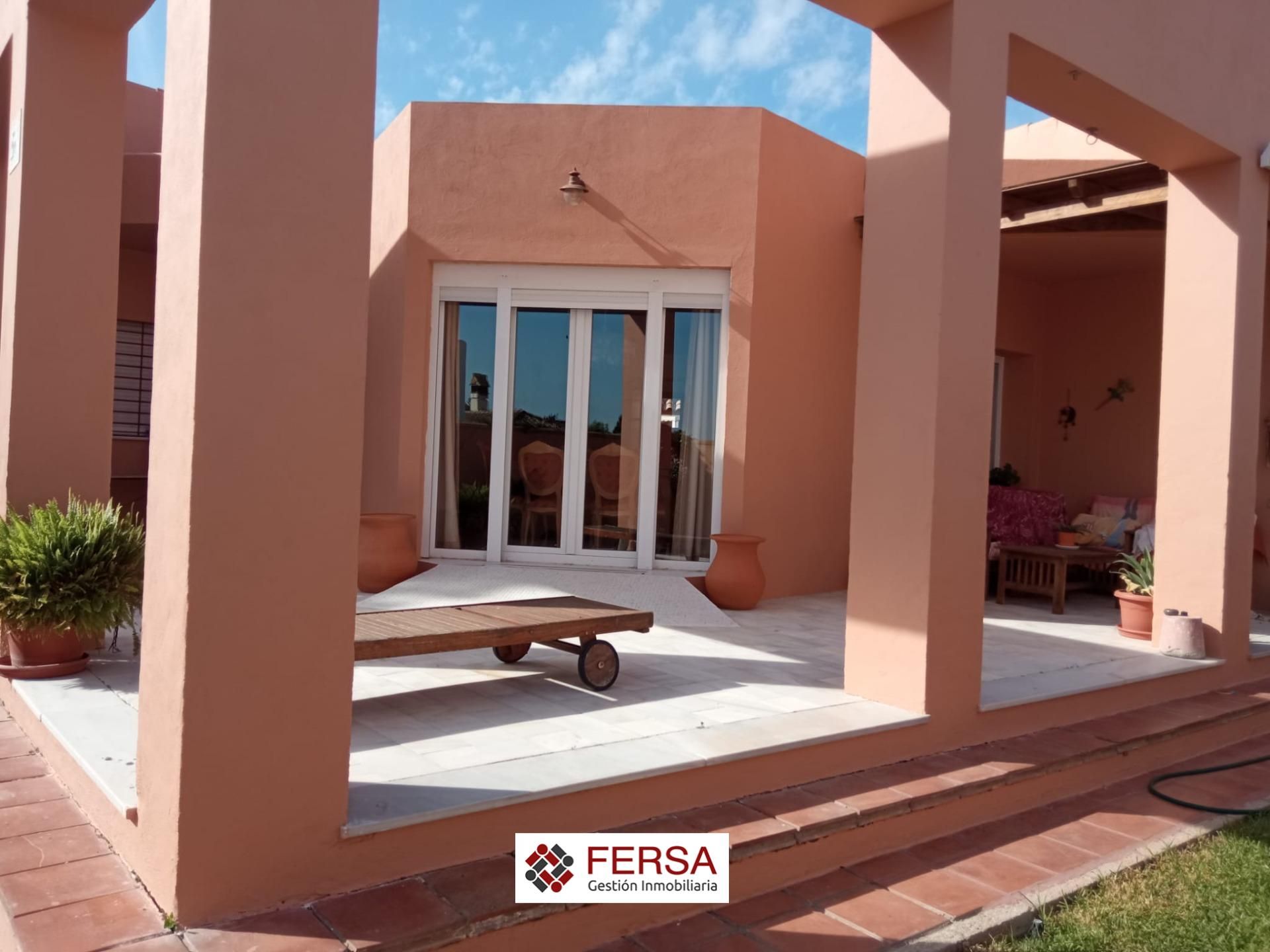 Terrassa de Casa o xalet en venda en El Puerto de Santa María amb Aire condicionat, Jardí privat i Traster