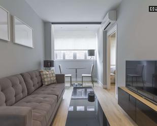 Living room of Apartment to share in  Madrid Capital  with Air Conditioner and Terrace