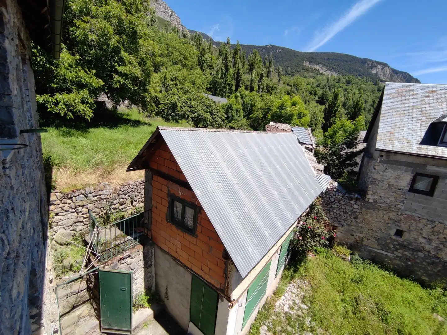 Exterior view of Houses for sale in Bielsa  with Private garden and Storage room