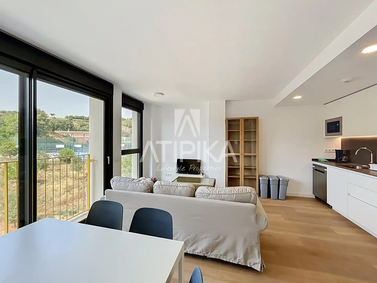 Living room of Flat for rent in Barcelona  with Air Conditioner, Parquet flooring and Storage room
