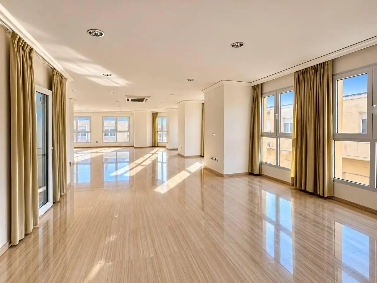 Sala d'estar de Oficina de lloguer en Monforte del Cid, Alicante