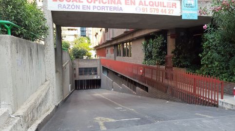 Foto 4 de Garaje de alquiler en Calle de la Infanta Mercedes, 92, Castillejos - Cuzco, Madrid Capital