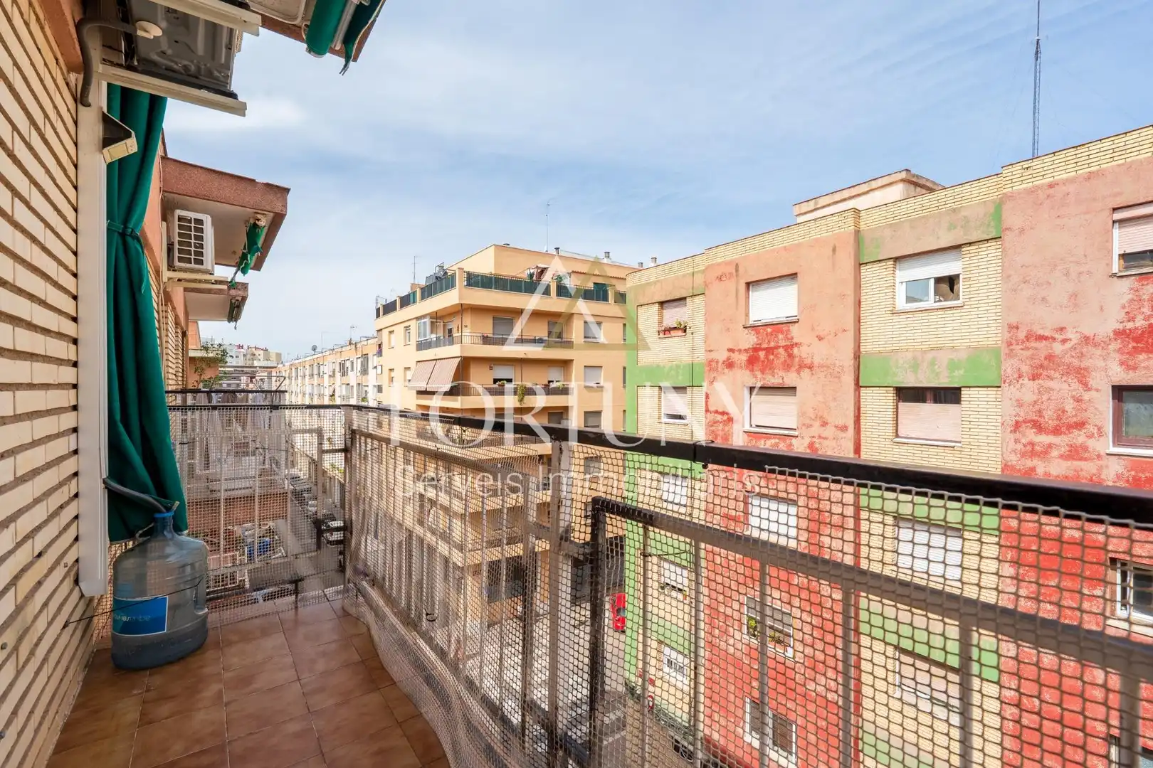 Vista exterior de Pis en venda en Reus amb Aire condicionat i Balcó