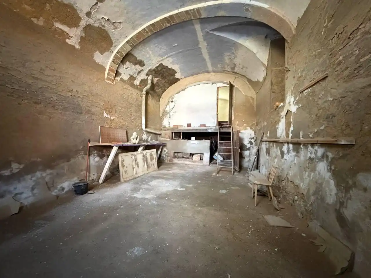 Edifici en venda en Castelló d'Empúries