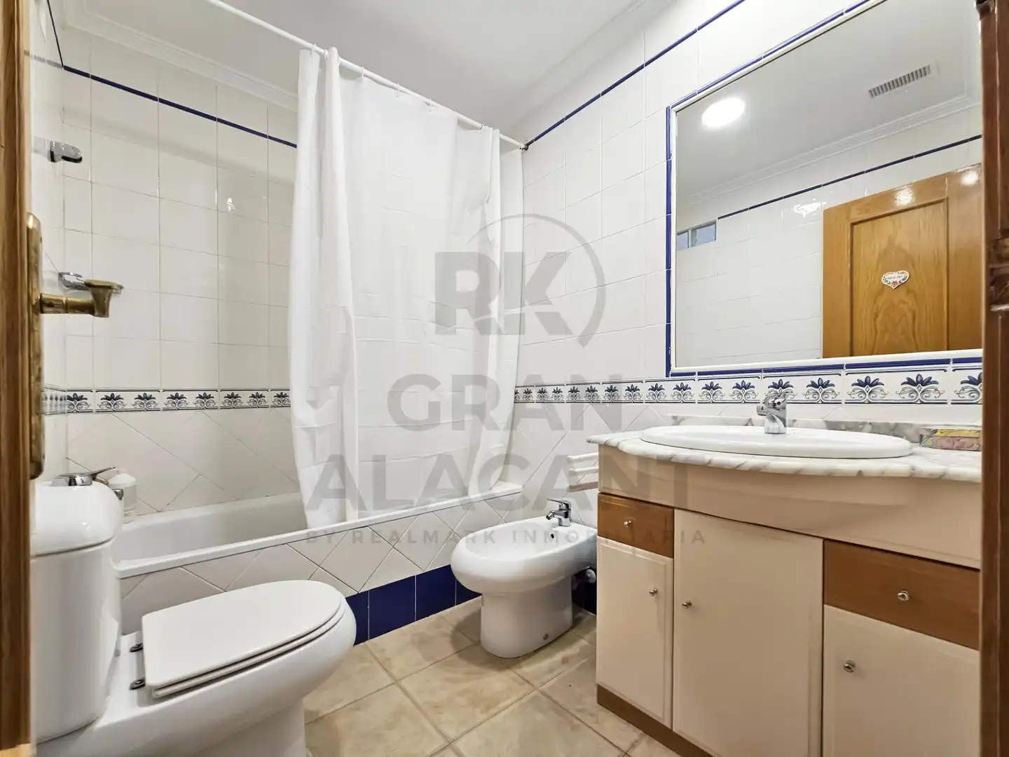 Baño de Casa o chalet en venta en Santa Pola con Jardín privado, Terraza y Trastero