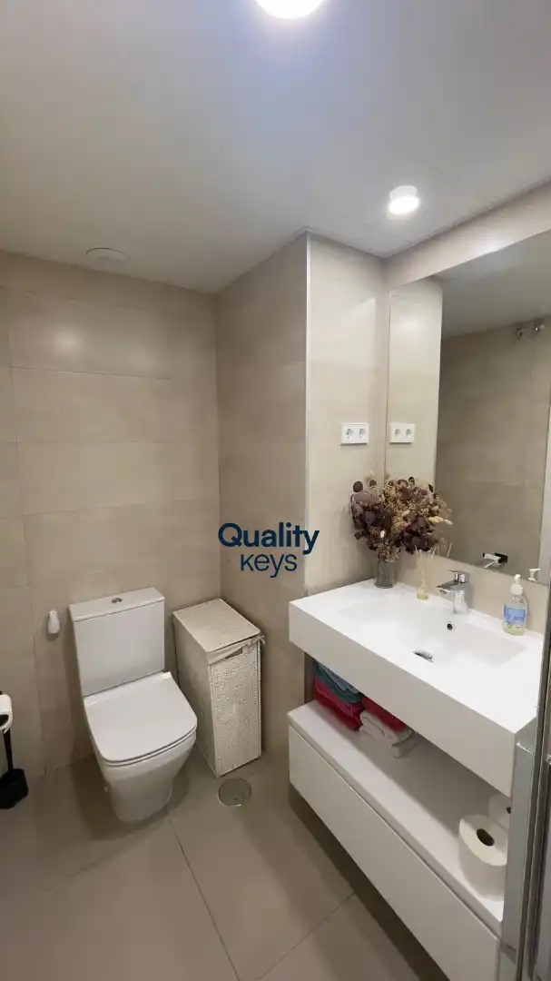 Bathroom of Flat for rent in Madrid  with Air Conditioner, Heating and Terrace