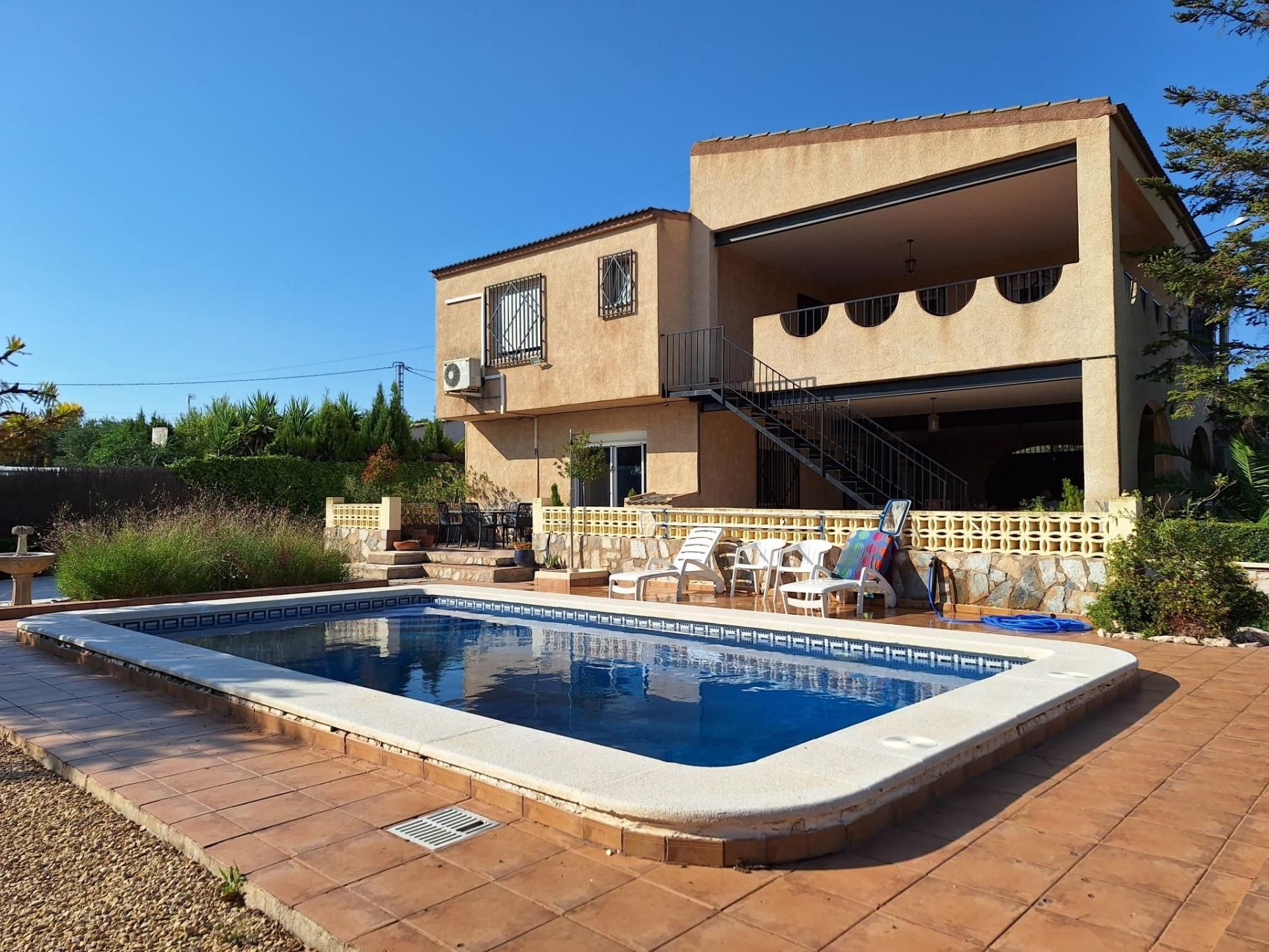 Swimming pool of House or chalet for sale in Yecla  with Air Conditioner, Heating and Terrace