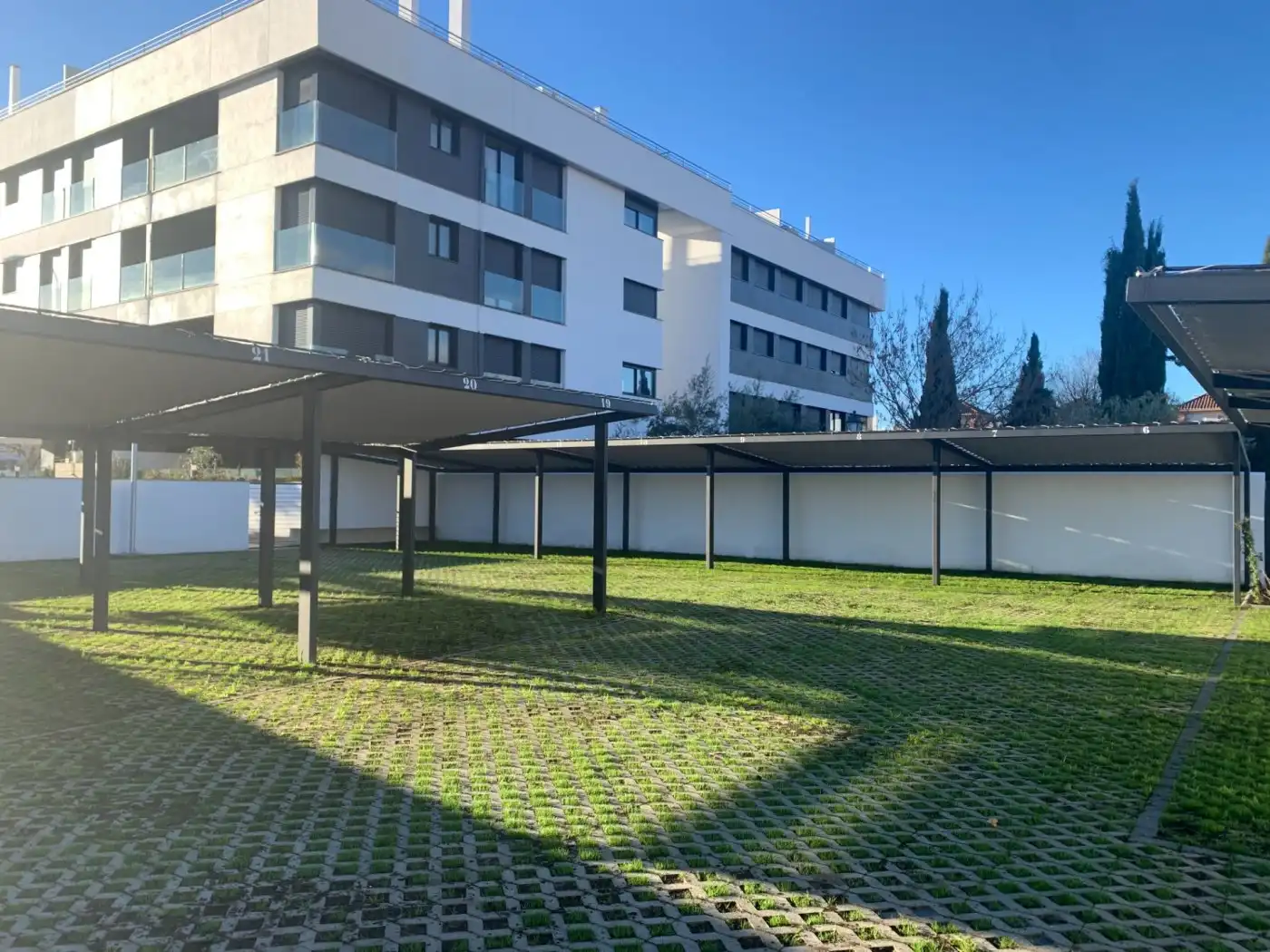 Exterior view of Garage for sale in Granada