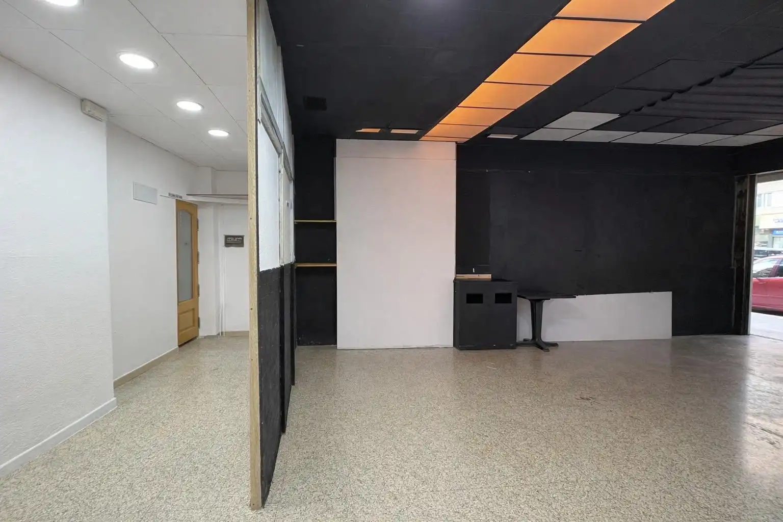 Commercial properties for sale in Carrer MARE DE DEU DE NURIA, Instituts