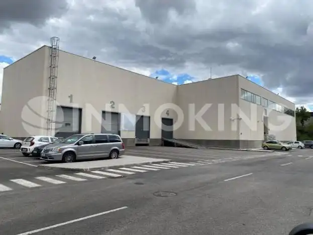 Industrial building to rent in Barrio de la Estación, imagen 4
