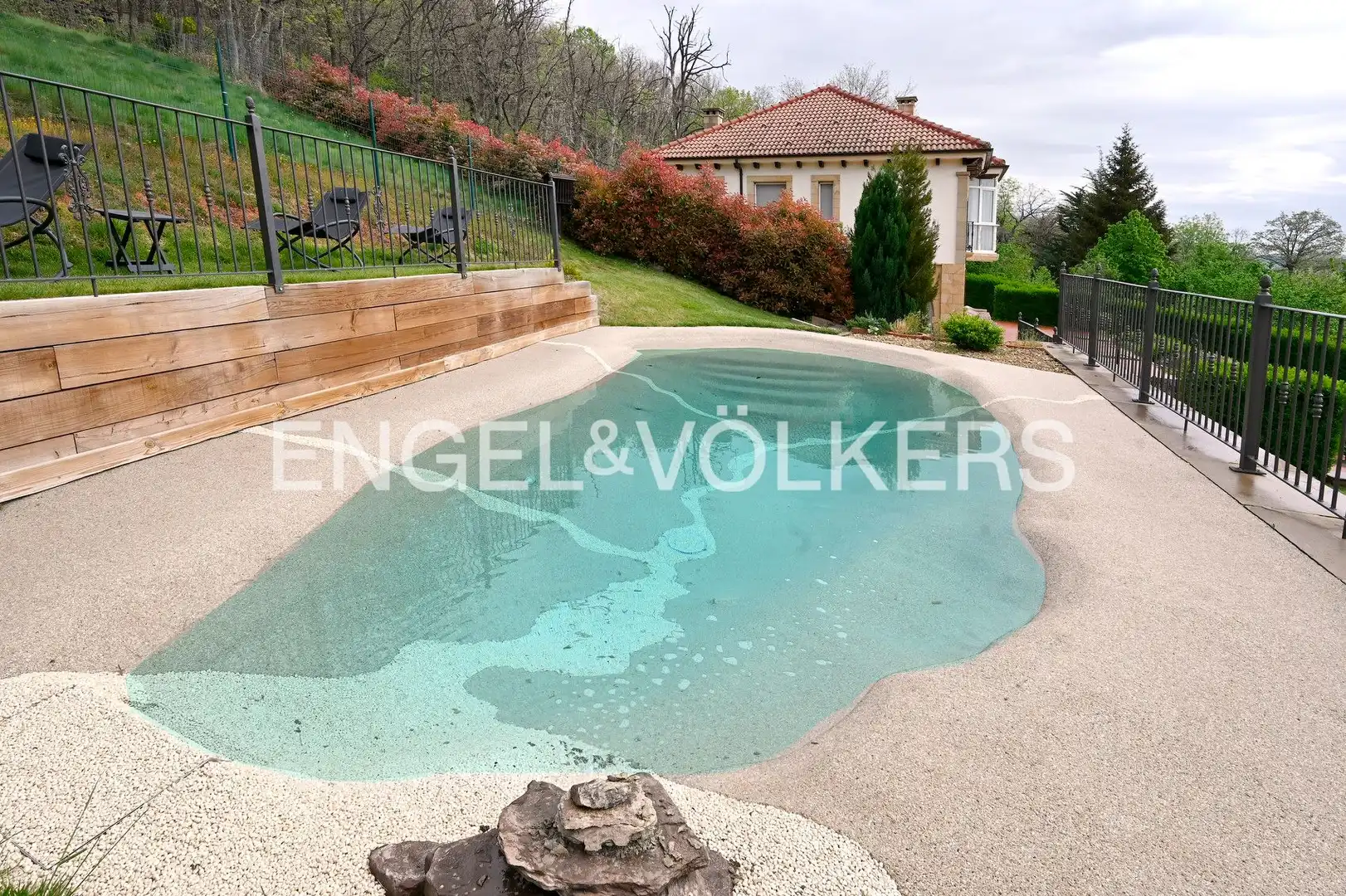 Piscina de Casa o chalet en venta en Reinosa con Aire acondicionado, Calefacción y Jardín privado