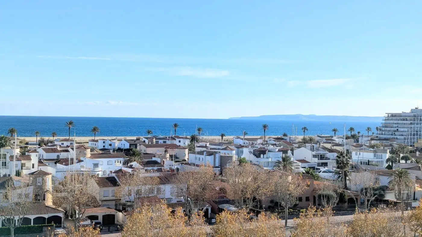Vista exterior de Ático en venta en Empuriabrava con Aire acondicionado, Calefacción y Terraza