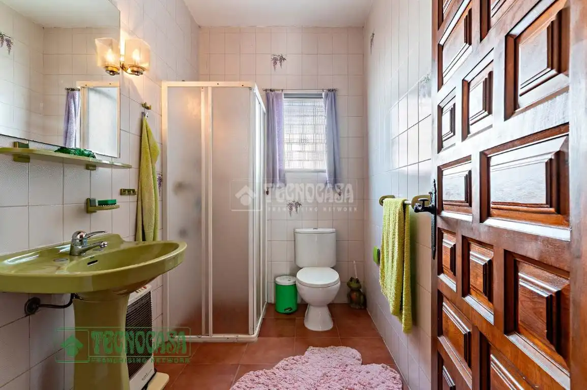Bathroom of Houses for sale in Roquetas de Mar