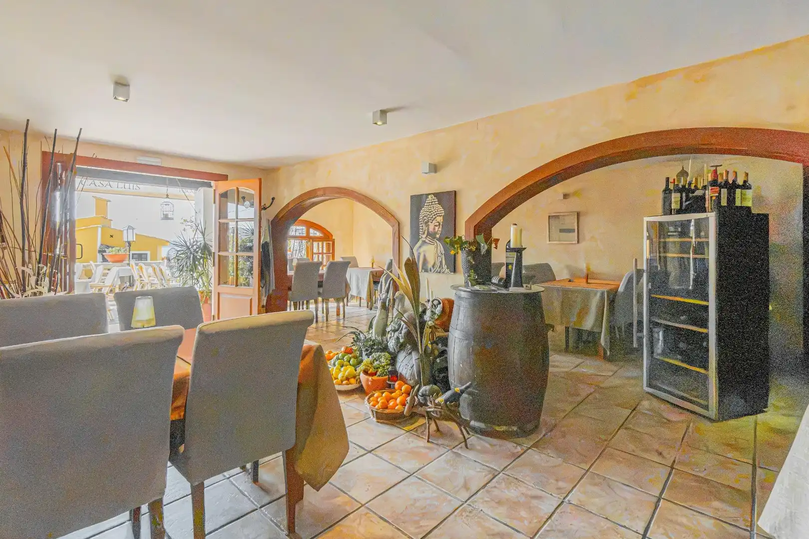 Esszimmer von Geschaftsraum zum Verkauf in Calvià mit Klimaanlage, Terrasse und Möbliert