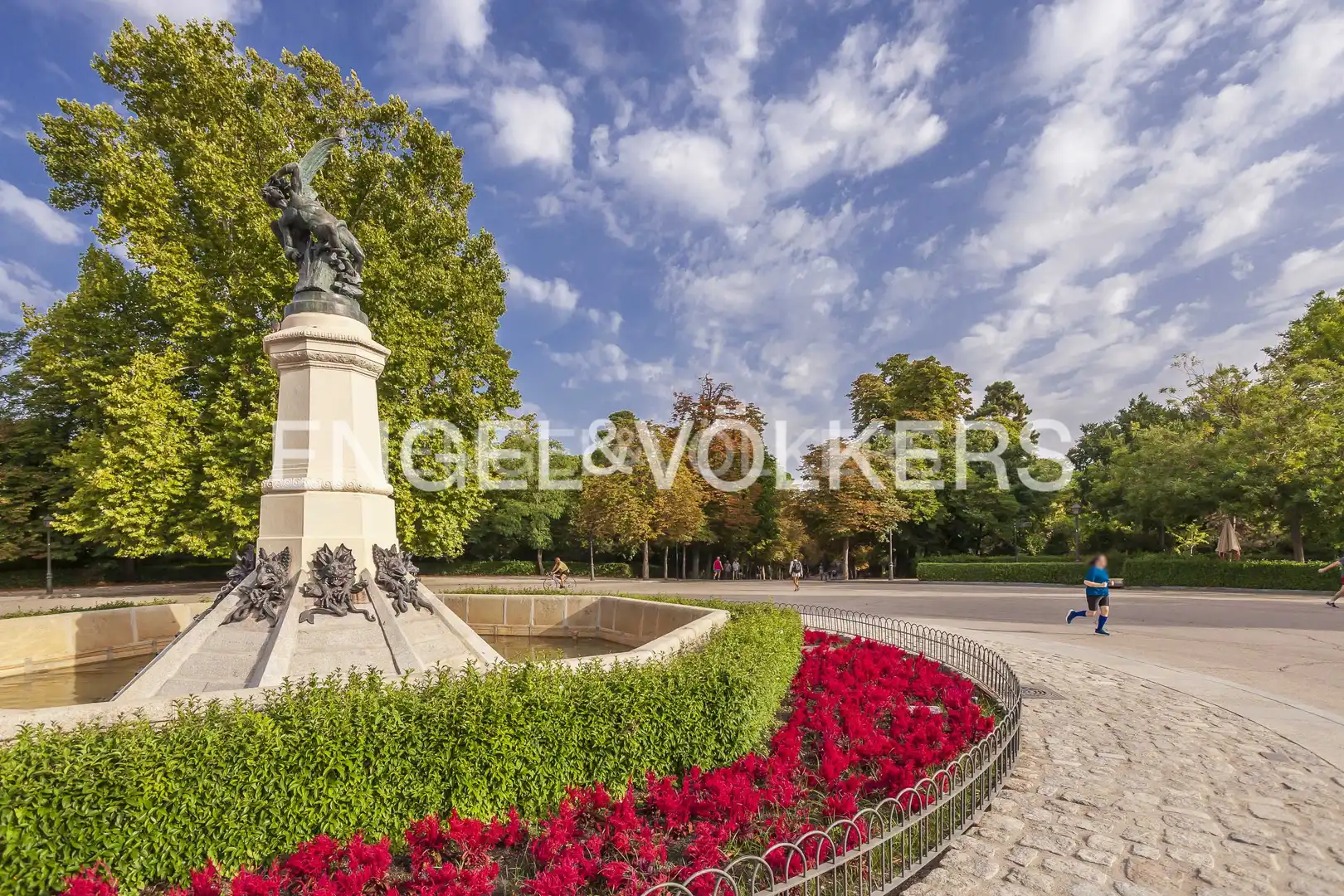 Vista exterior de Dúplex en venda en Madrid amb Aire condicionat, Calefacció i Jardí privat