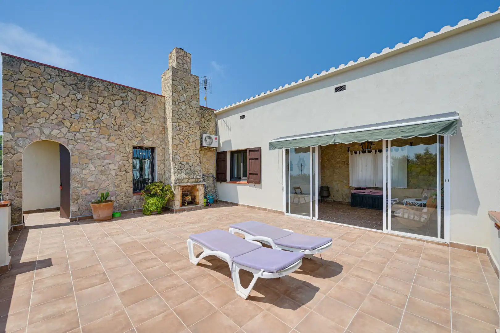 Terrassa de Casa o xalet en venda en Vall-llobrega amb Aire condicionat, Calefacció i Jardí privat