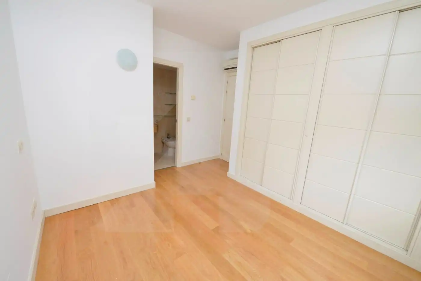 Schlafzimmer von Wohnung zur Miete in Madrid mit Klimaanlage, Heizung und Abstellraum