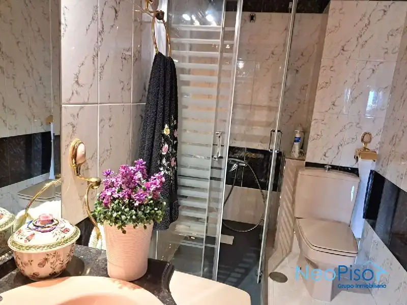 Baño de Piso en venta en Alcorcón con Terraza