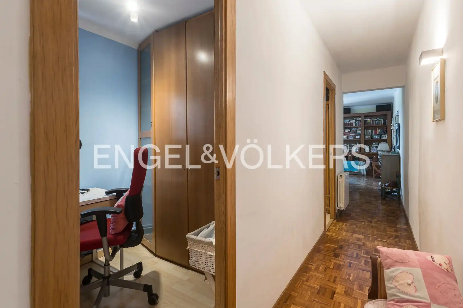 Flat for sale in Barcelona  with Air Conditioner, Heating and Parquet flooring