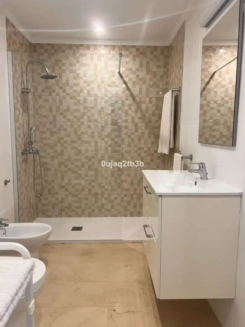 Bathroom of Apartments for sale in Estepona  with Air Conditioner, Terrace and Community pool
