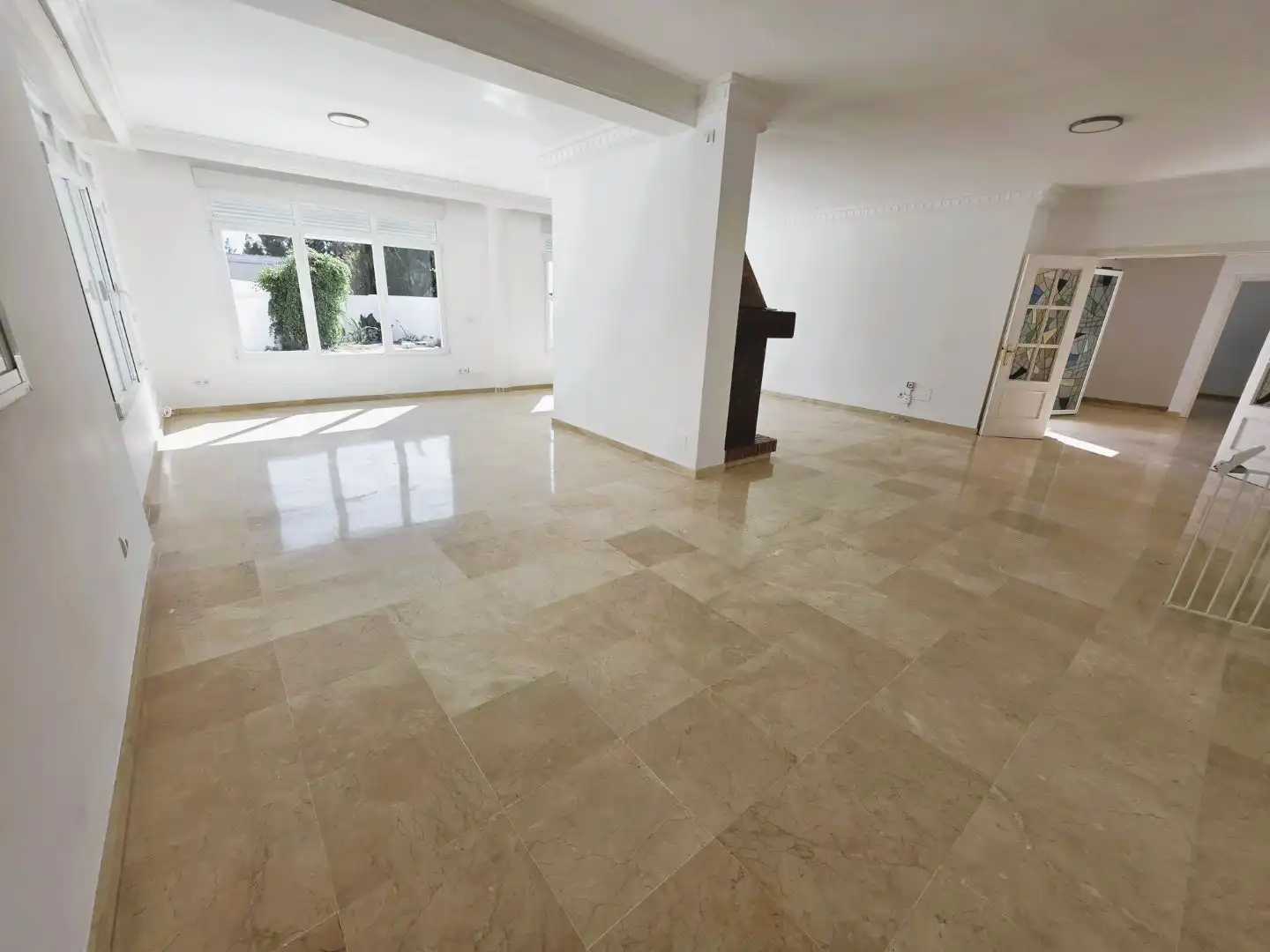 Sala d'estar de Casa o xalet de lloguer en Marbella amb Jardí privat, Terrassa i Piscina