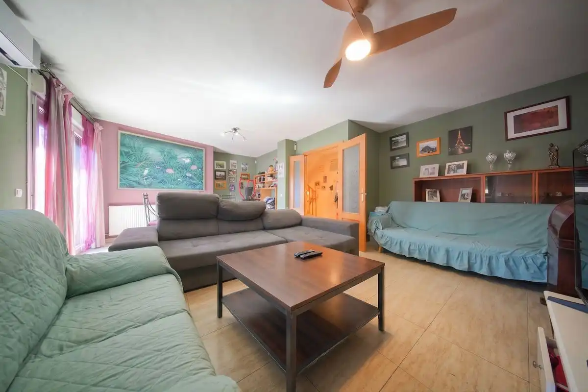 Terraced house with terrace for sale in Calle del Brasil, imagen 5
