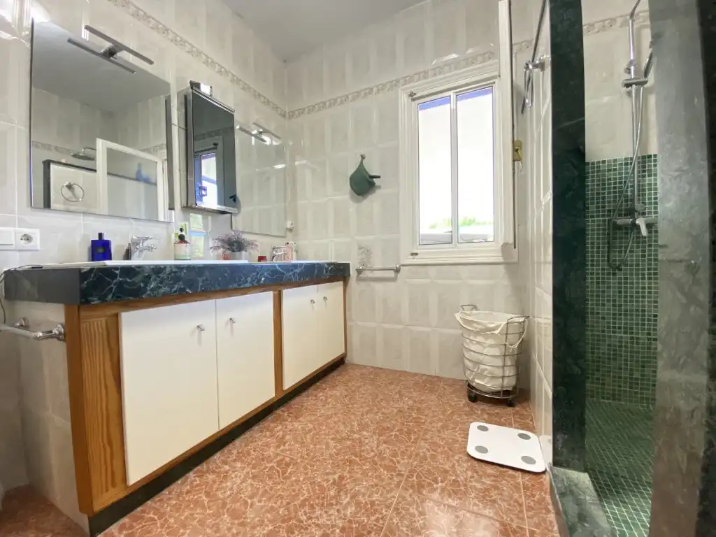 Bathroom of Houses for sale in Borriol, Castellón