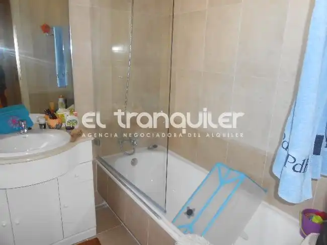Baño de Piso de alquiler en Madrid con Aire acondicionado, Terraza y Trastero